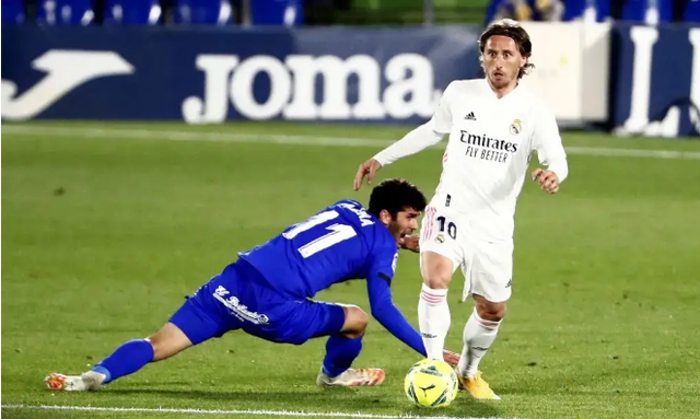 年轻化红利 年轻化红利