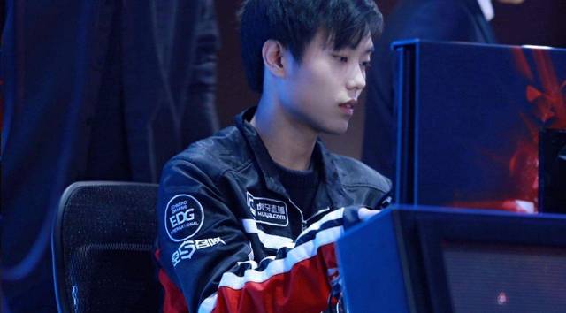 场上屡次闯 场上屡次闯